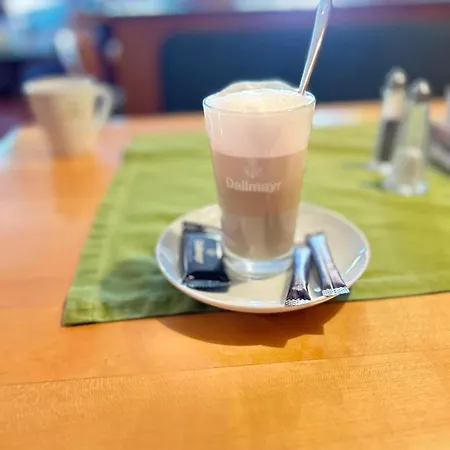 Zur Post - Bed & Breakfast Inning am Ammersee