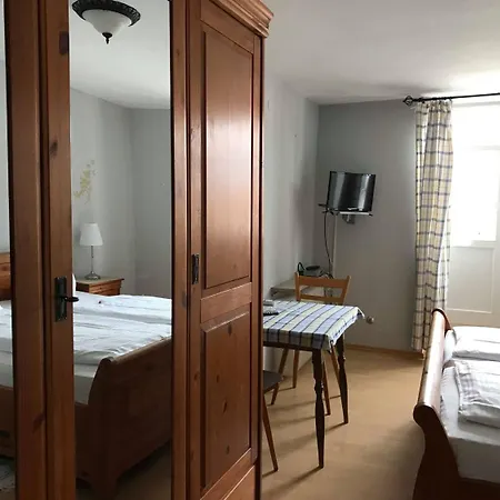 Zur Post - Bed & Breakfast Inning am Ammersee